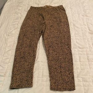 Old navy leopard Capri legging